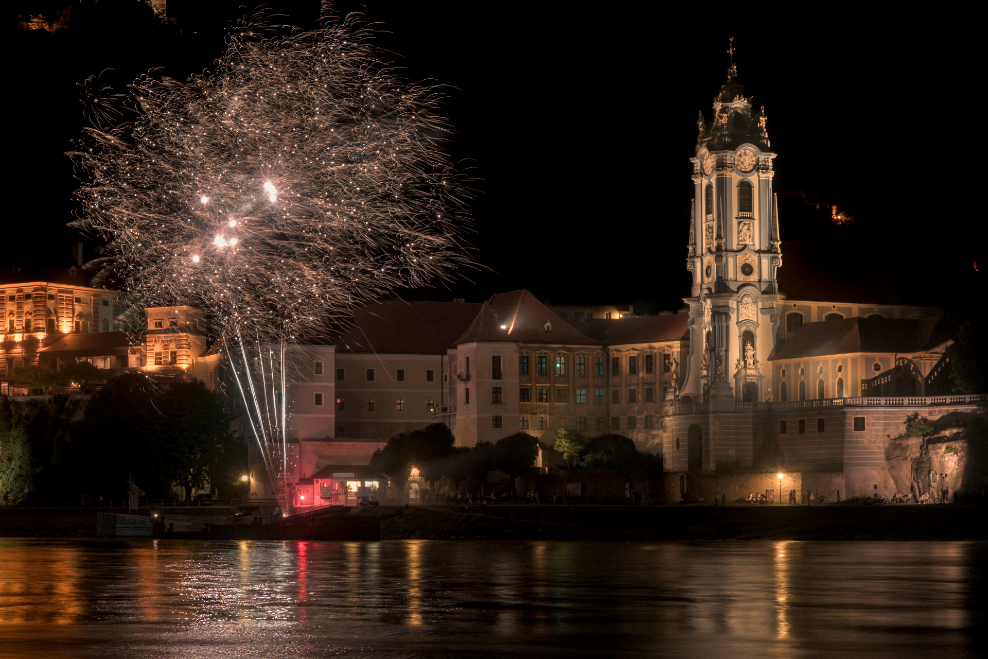 Wachau Solstice Celebration – When the Night Begins to Glow Above the Danube