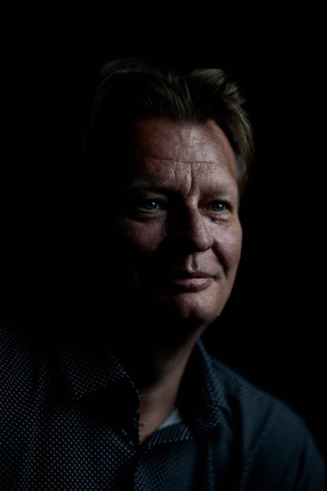 Editorial style executive portrait of Peter Wenauer — Executive Story Vienna by Peter Scholz, schopho