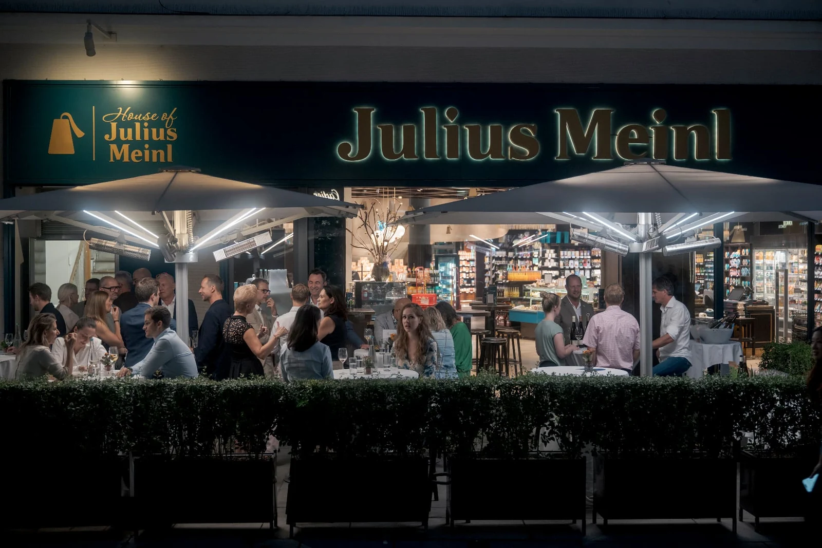 Summer lounge at Julius Meinl am Graben in Vienna in the evening