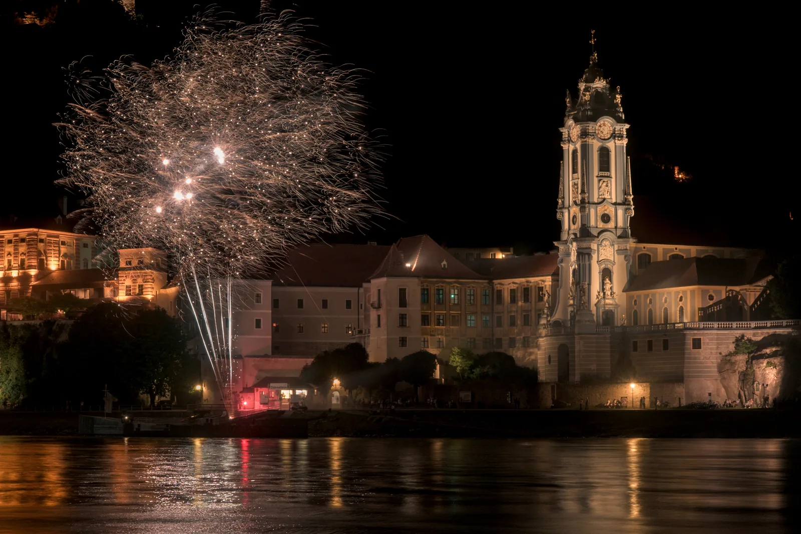 Wachau Solstice Celebration – When the Night Begins to Glow Above the Danube