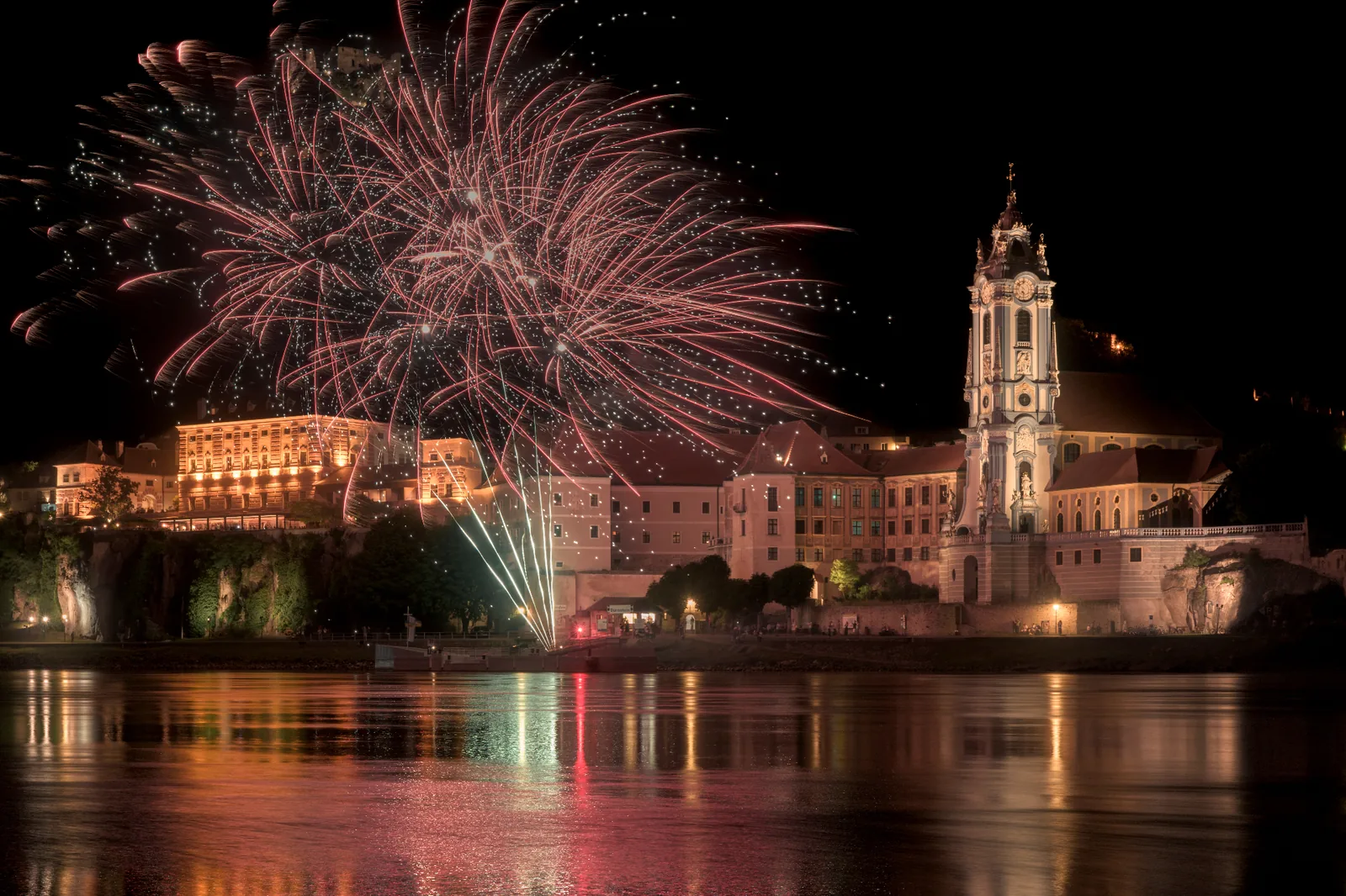 Wachau Solstice Celebration – When the Night Begins to Glow Above the Danube