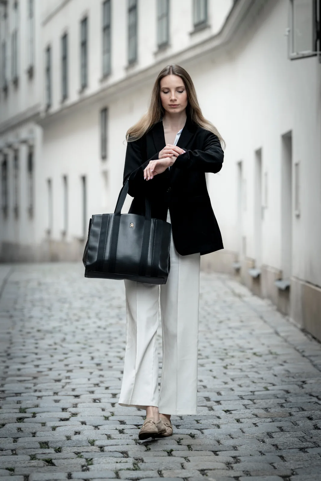 Where Vienna Keeps Its Secrets Executive Portrait in der Blutgasse Wien \u2014 Editorial Walk durch die historische Wiener Innenstadt