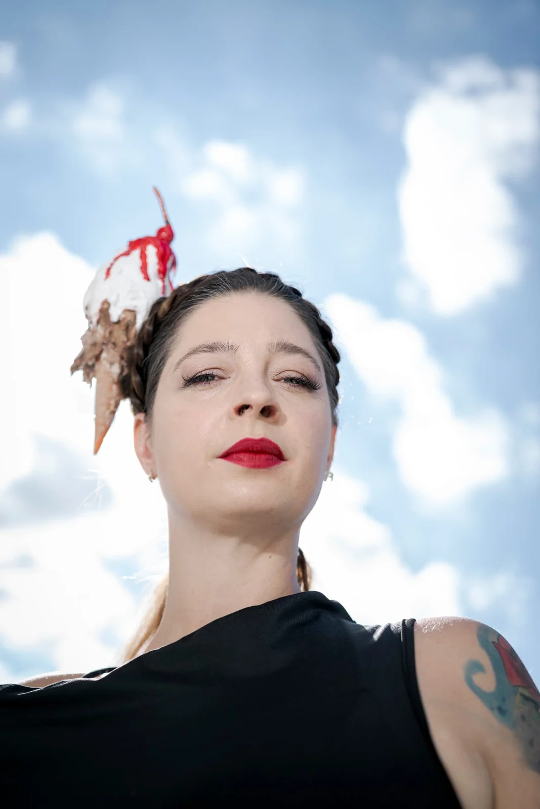 Vertical fashion photograph of Asquina from the MELTING PERFECTION series, first image of a diptych