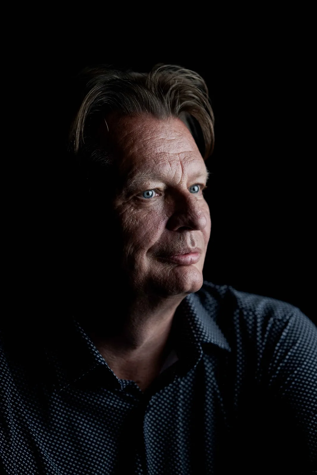 Classic executive portrait of Peter Wenauer with clean studio lighting — schopho